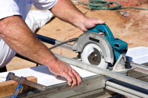 Long Island Contractor cutting and building home
